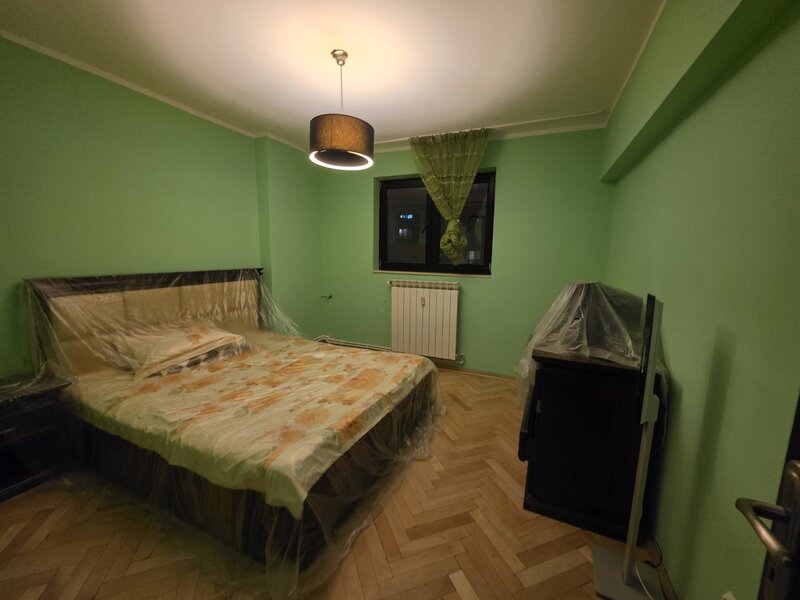 Piata Muncii, 5 minute metrou, chiar pe Calea Calarasilor, stradal,centrala