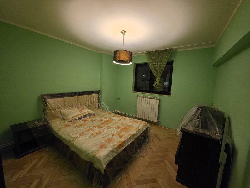 Piata Muncii, 5 minute metrou, chiar pe Calea Calarasilor, stradal,centrala